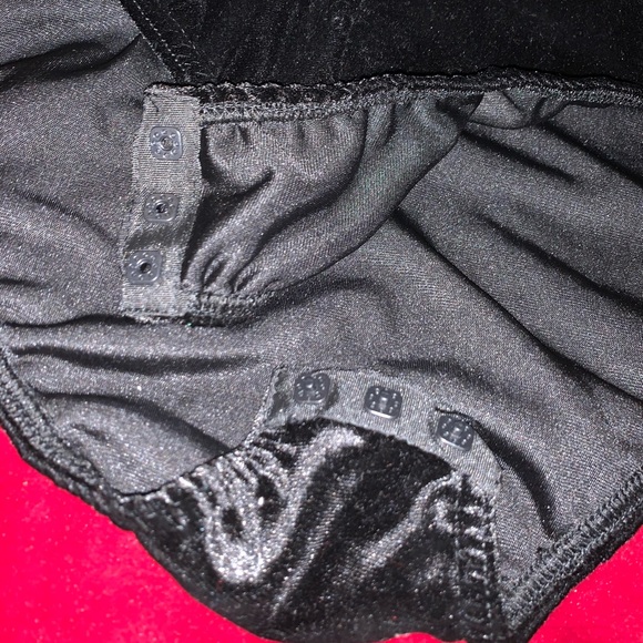 NWT Missguided Petite Velvet Plunge Bodysuit - Picture 3 of 5